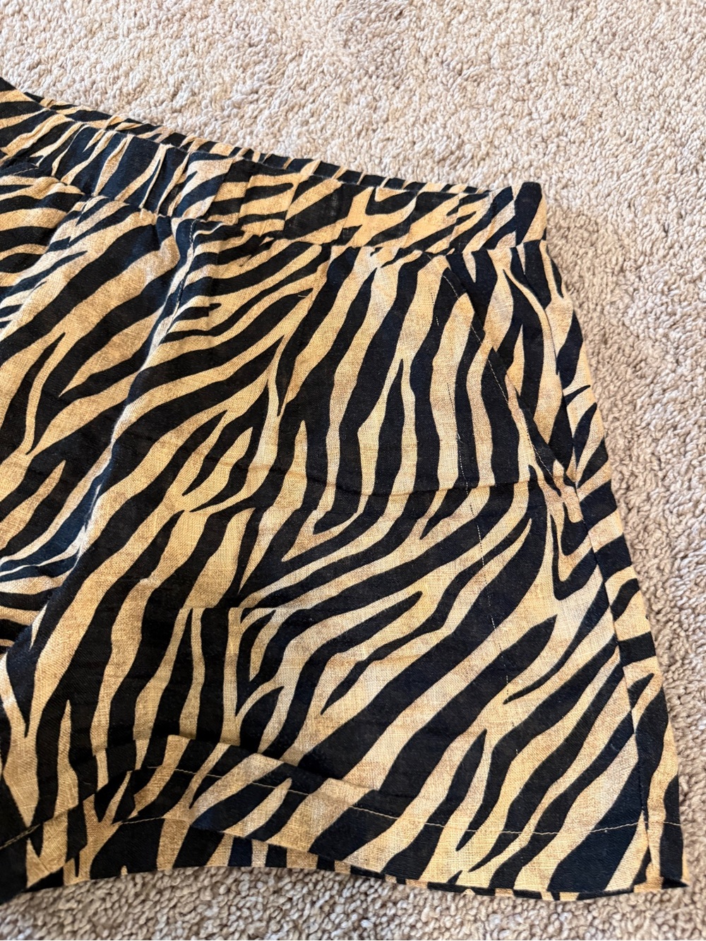 ELIE ELIE TAHARI Tiger Print 100% Linen shorts size small - Picture 13 of 16